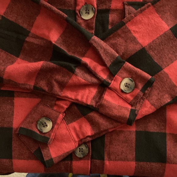 Eden & Olivia Maternity Size Large buttoned down Sherpa shirt with 4 pockets - Picture 8 of 12